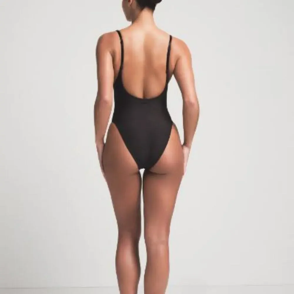 SKIMS Brand NWT Signature Scoop Neck One Piece Swimsuit Black (Onyx) Size 2X